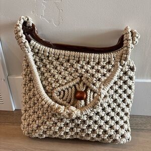 Vintage Women’s Tote Purse macrame With Lucite Handles Tan Cream Boho Grannycore